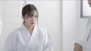 尼基塔撕烂黑丝！开始4P！！！！！